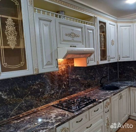 Цена за весь крашенный угловой кухонный гарнитур