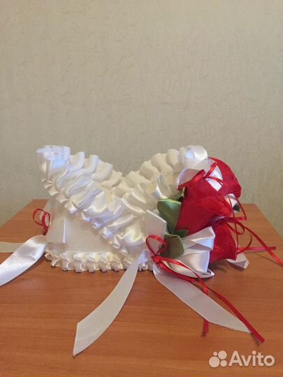 Корзина для бутылок с шампанским молодоженов