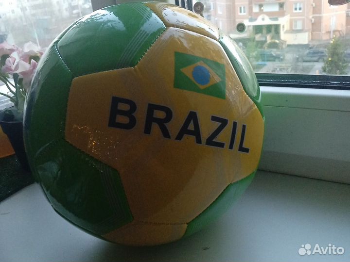 Футбольный мяч