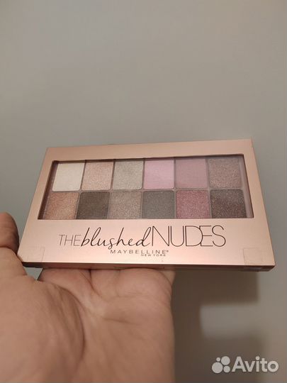 Палитра теней для век Maybelline The Blushed Nudes