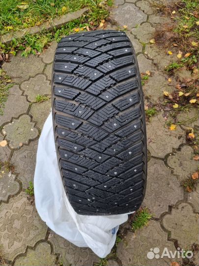 Goodyear Ultragrip Ice Arctic 225/45 R18 95T