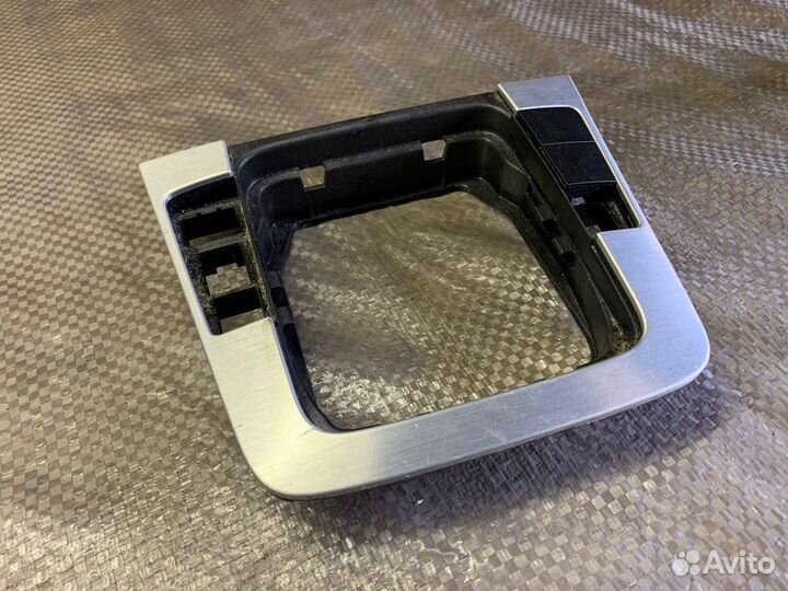 Рамка обрамление кулисы Volkswagen Passat CC 2011