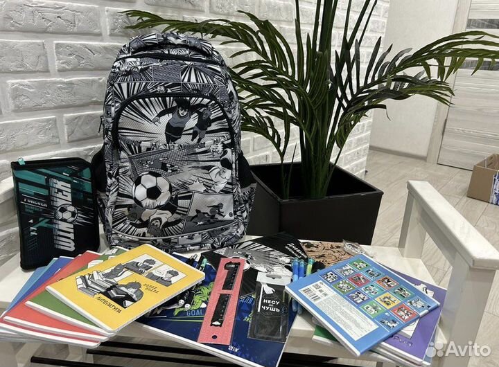 Школьный рюкзак футболист
