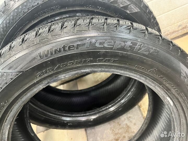 Hankook Winter I'Cept iZ 2 W616 215/55 R17 98T