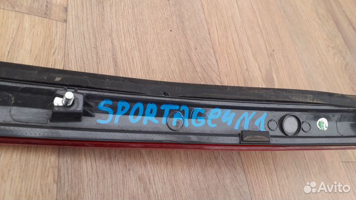 Молдинг катафот крышки багажника KIA Sportage 4