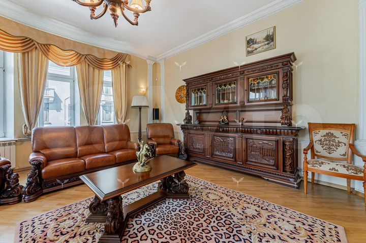 6-к. квартира, 240 м², 5/6 эт.