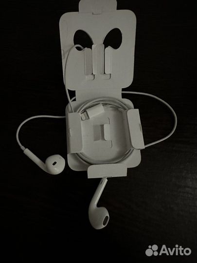Наушники earpods