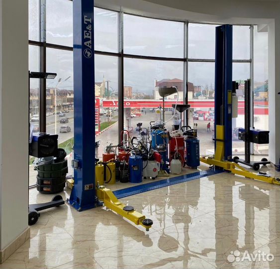 Подъемник автомобильный 2 стоечный