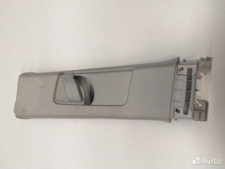 Обшивка центральной стойки Toyota Highlander