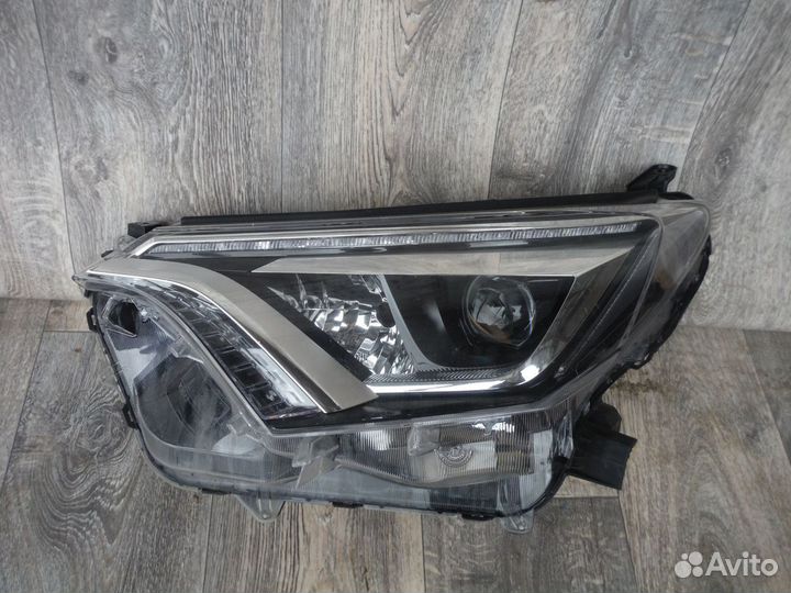 Фара левая №153 Toyota RAV4 (XA45) 2017