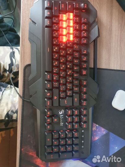 Игровая клавиатура bloody b3590r