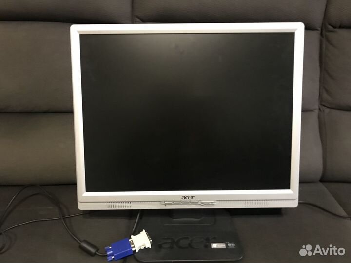 Продаю монитор