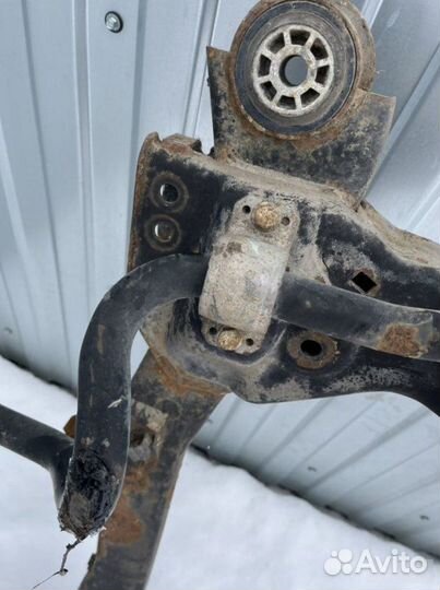 Подрамник Opel Insignia 1.8