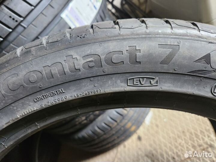 Continental ContiPremiumContact 7 275/40 R21 и 315/35 R21 107Y