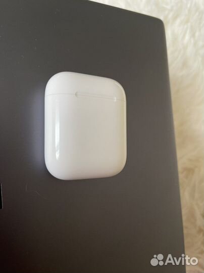 Беспроводные наушники Apple AirPods 2 с футляром