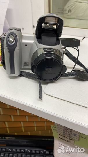 Компактный фотоаппарат