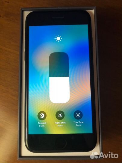 iPhone 8, 64 ГБ