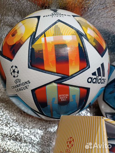 Футбольный мяч adidas лига чемпионов 2022 FIFA PRO