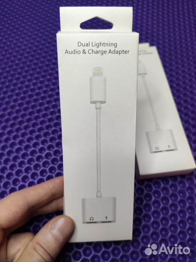 Переходник для iPhone наушники + зарядка