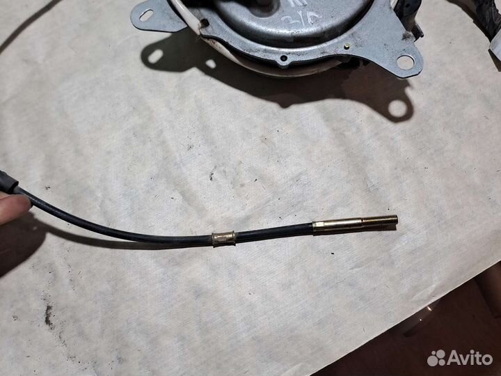 Доводчик левой двери Mazda MPV