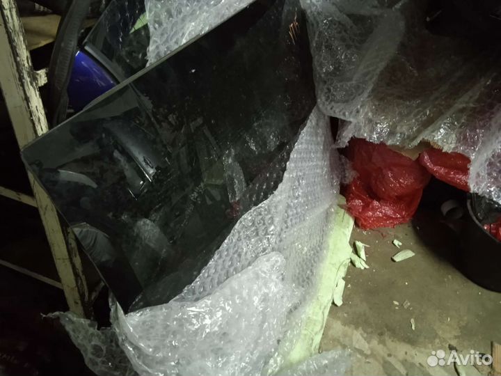 Стекло заднее для Dodge charger