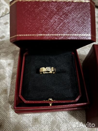 Золотое кольцо с бриллиантом cartier