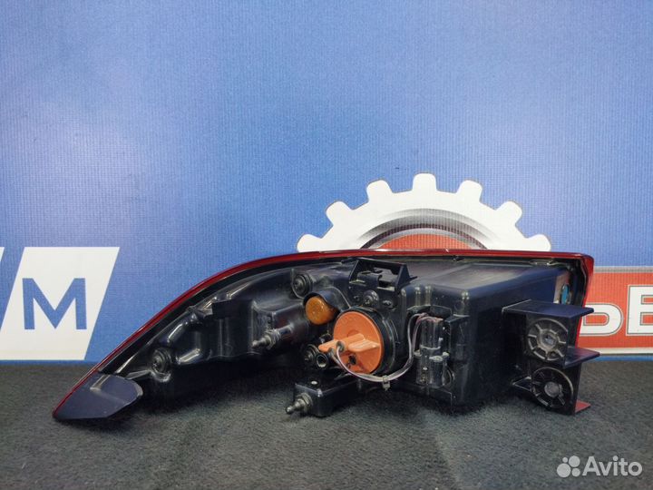 Фонарь правый внешний Kia Carnival