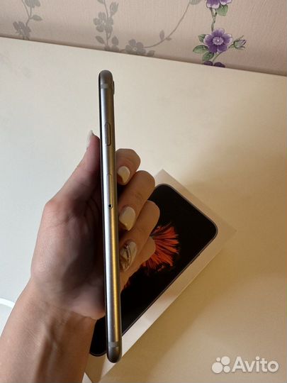 iPhone 6S, 32 ГБ