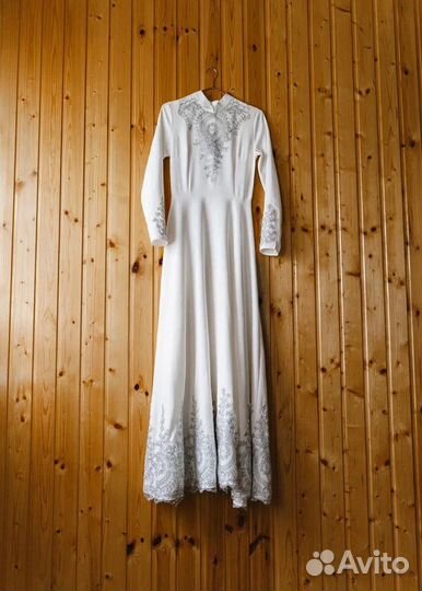 Платье на никах 42 размер
