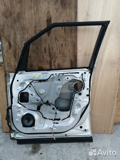 Дверь передняя правая Honda Elysion RR1