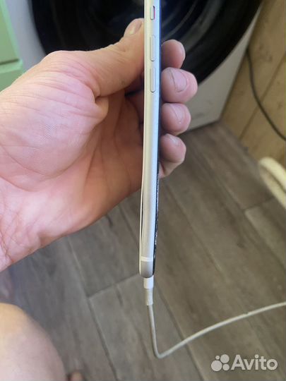 iPhone SE, 128 ГБ