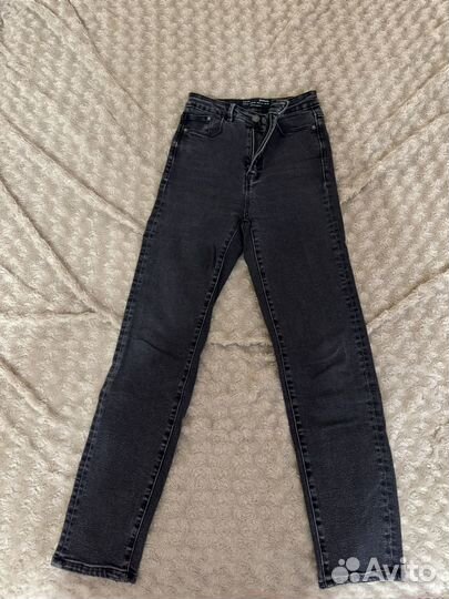 Джинсы stradivarius 34