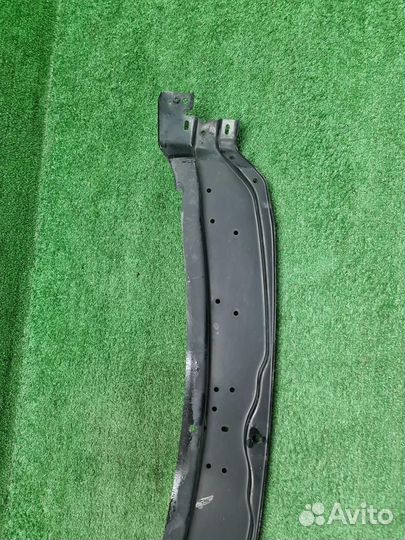 Усилитель переднего бампера Infiniti QX80