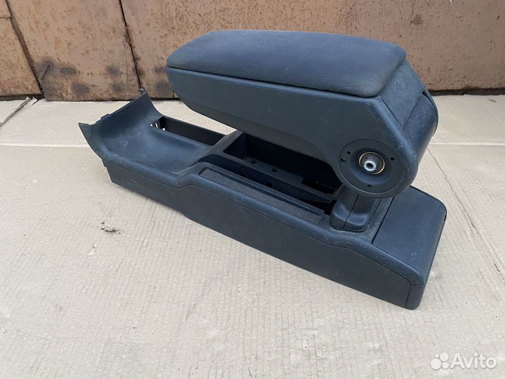 Подлокотник Audi A4 B5 8D0863244