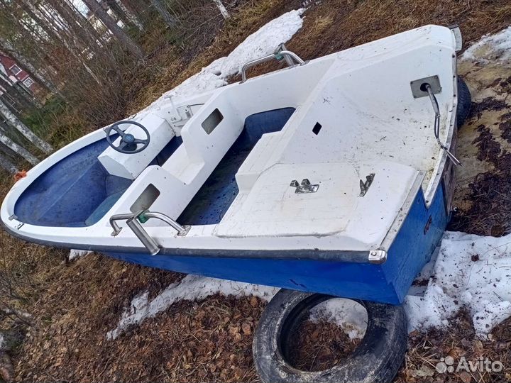 Лодка моторная