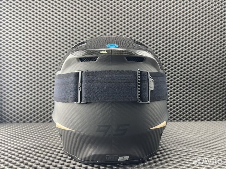 Кроссовый шлем Leatt 9.5 Carbon