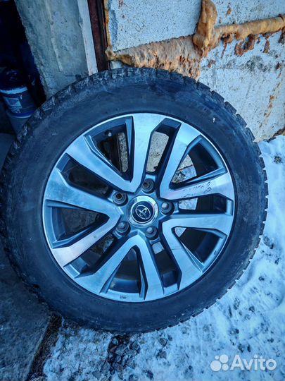 Колеса Toyota LC200 Bridgestone Blizzak DM-V2 R20