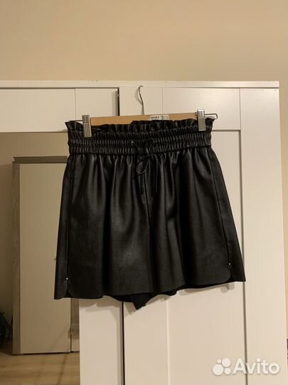 Кожаные шорты zara