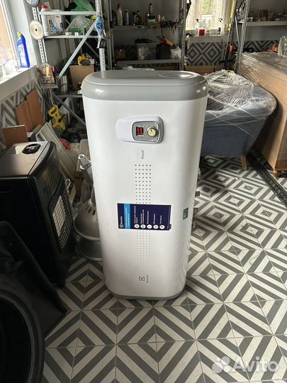 Водонагреватель Electrolux EWH 100 Royal H