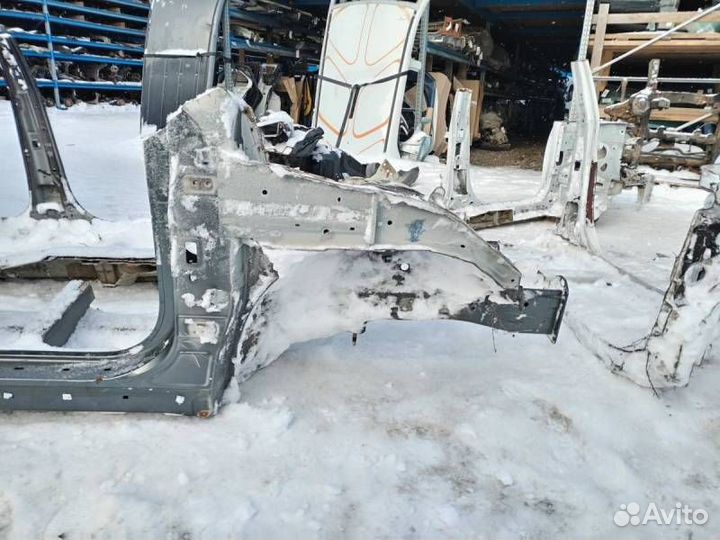 Б/У Лонжерон передний правый 646022P500, 645022