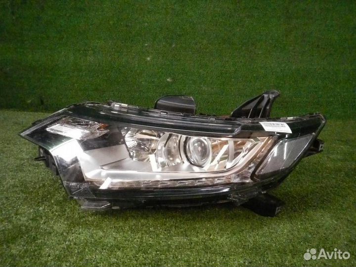 Фара левая Mitsubishi Outlander