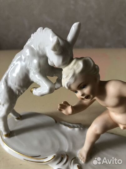 Фарфоровая статуэтка Путти Германия