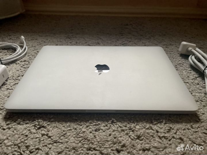 MacBook Pro 13 (2020, M1) 8 гб / 512 гб