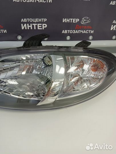 Фара правая toyota