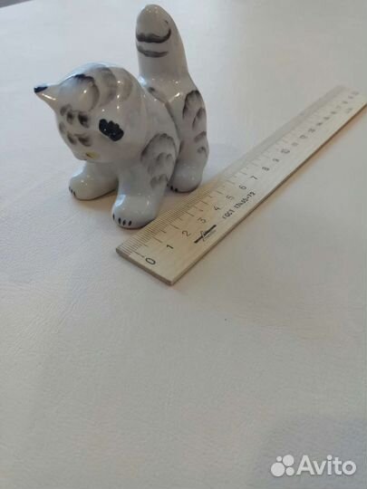 Гжельские фарфоровые фигурки