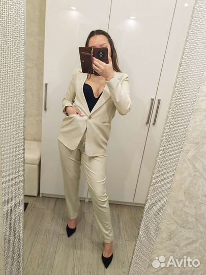 Брючный костюм