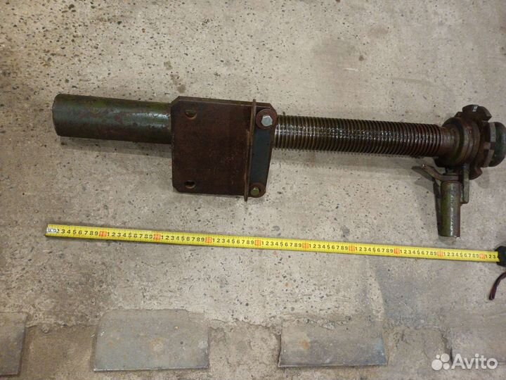 Домкрат строительный