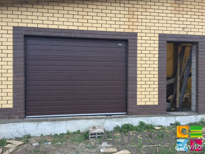 Секционные ворота для гаража alutech