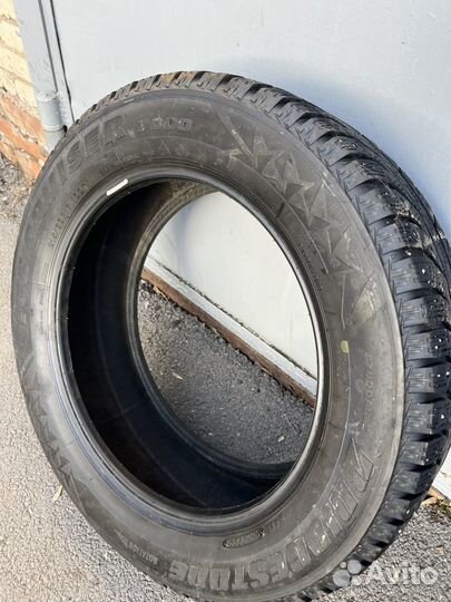 Bridgestone Ice Cruiser 7000 215/60 R17