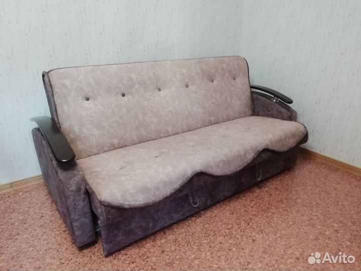 Продается Новый Диван книжка